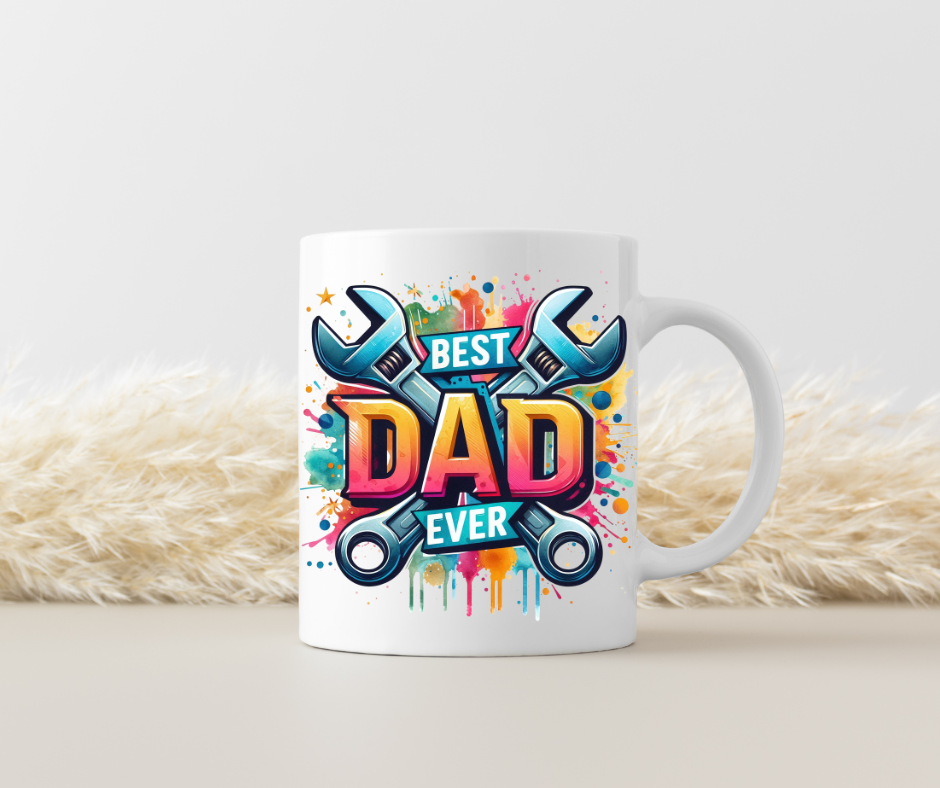 Tasse „Best Dad Ever“ – Buntes Werkzeug-Motiv mit Schraubenschlüsseln – Beidseitig bedruckte Keramiktasse (330 ml)