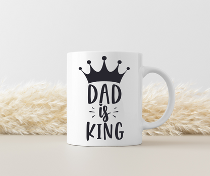 Tasse "Dad is King" mit Krone – Beidseitig bedruckte Keramiktasse (330 ml) – Königliches Geschenk zum Vatertag oder Geburtstag