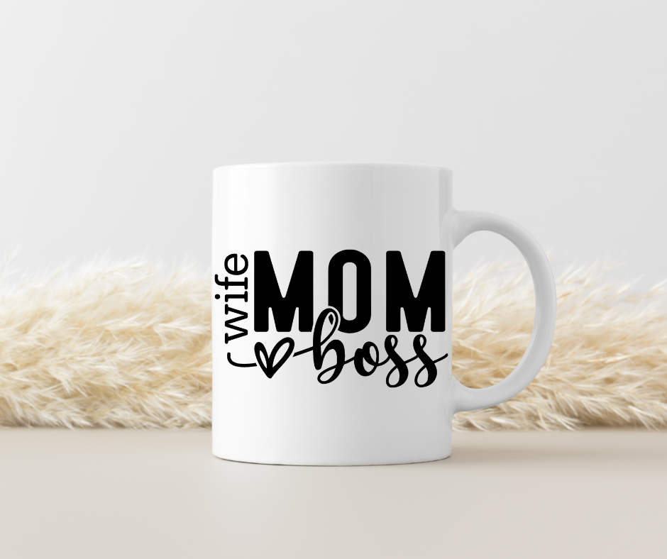 Tasse "Mom Boss" mit Herz – Beidseitig bedruckte Keramiktasse (330 ml) – Stilvolles Geschenk für Power-Mamas