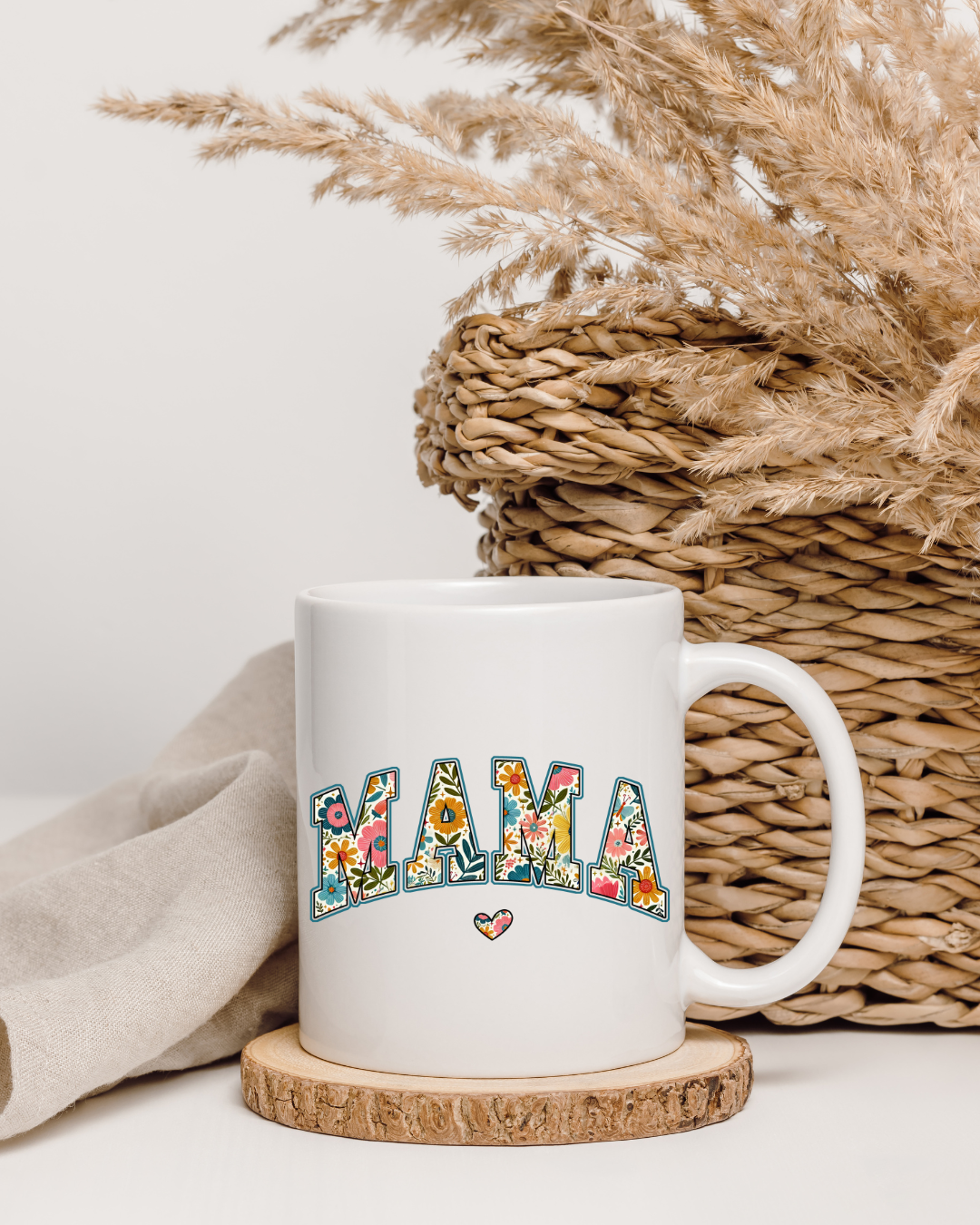 Tasse "MAMA" mit floralem Design & Herz – Geschenk für Mama, Muttertag, Geburtstag, beidseitig bedruckt, Keramiktasse 330ml