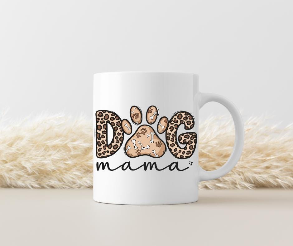Tasse &quot;Dog Mama&quot; mit Leopardenmuster und Hundepfote – Beidseitig bedruckte Keramiktasse (330 ml) – Stilvolles Geschenk für Hundeliebhaberinn