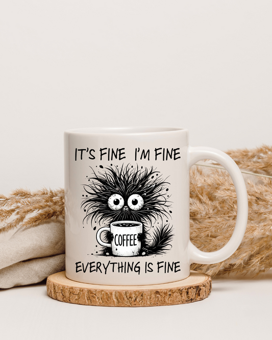Keramiktasse mit lustigem Katzenmotiv – IT'S FINE, I'M FINE, EVERYTHING IS FINE – Perfekte Bürotasse
