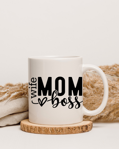 Tasse "Mom Boss" mit Herz – Beidseitig bedruckte Keramiktasse (330 ml) – Stilvolles Geschenk für Power-Mamas