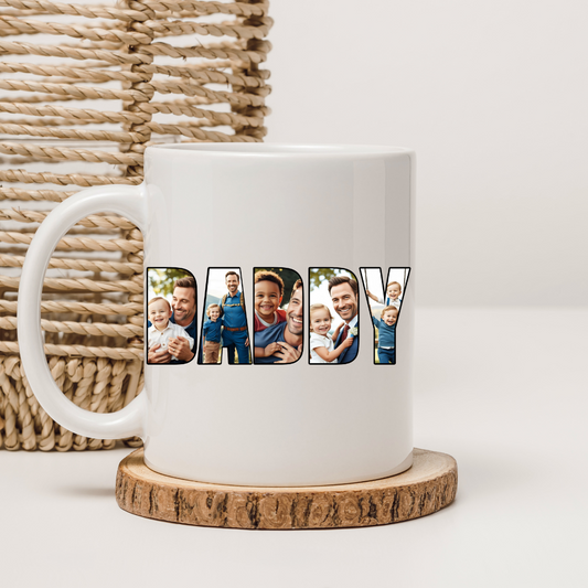 Personalisierte Fototasse „We love you DADDY“ – Gestalte den Schriftzug mit deinen eigenen Fotos – Beidseitig bedruckte Keramiktasse (330 ml)